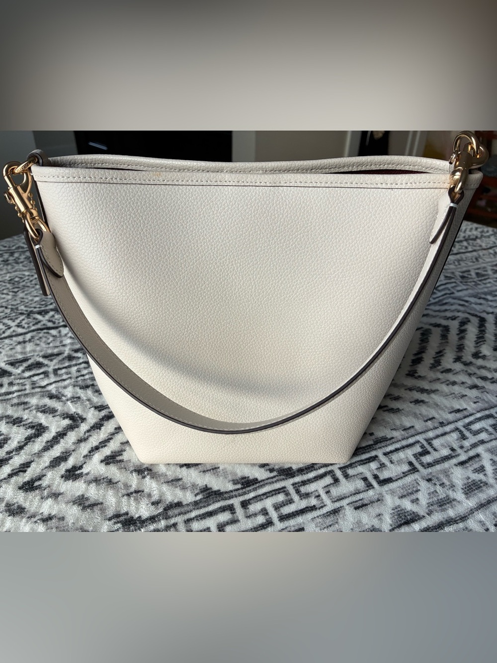 Coach Cream Leather Tote with Gold Logo - Picture 3 of 12
